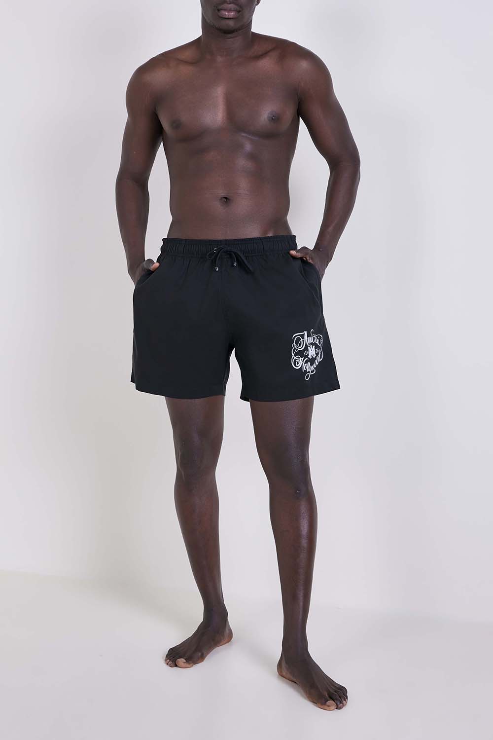 תמונת כל הלוק של מכנסי בגד ים